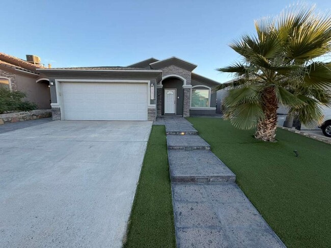 Building Photo - Charming 4 bedroom, 2 bath home in West El Paso!