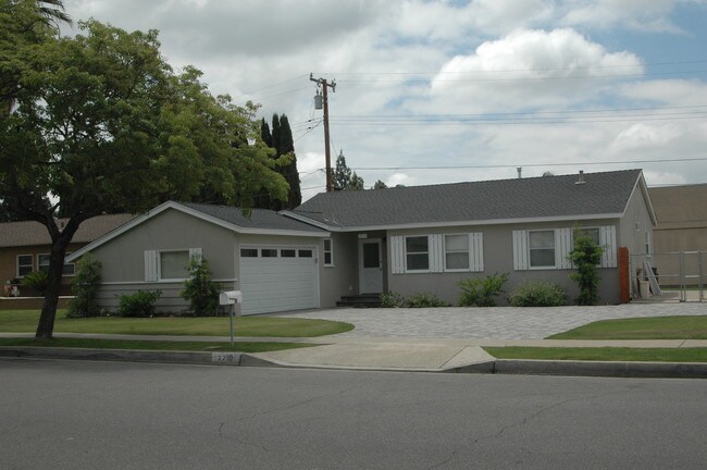 Building Photo - 2210 Grovemont St