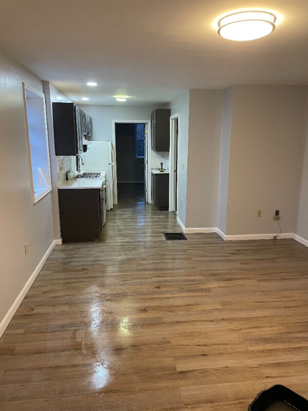 Building Photo - 33 Cohoes Rd