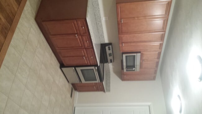 Building Photo - Beautifully Remodeled Home