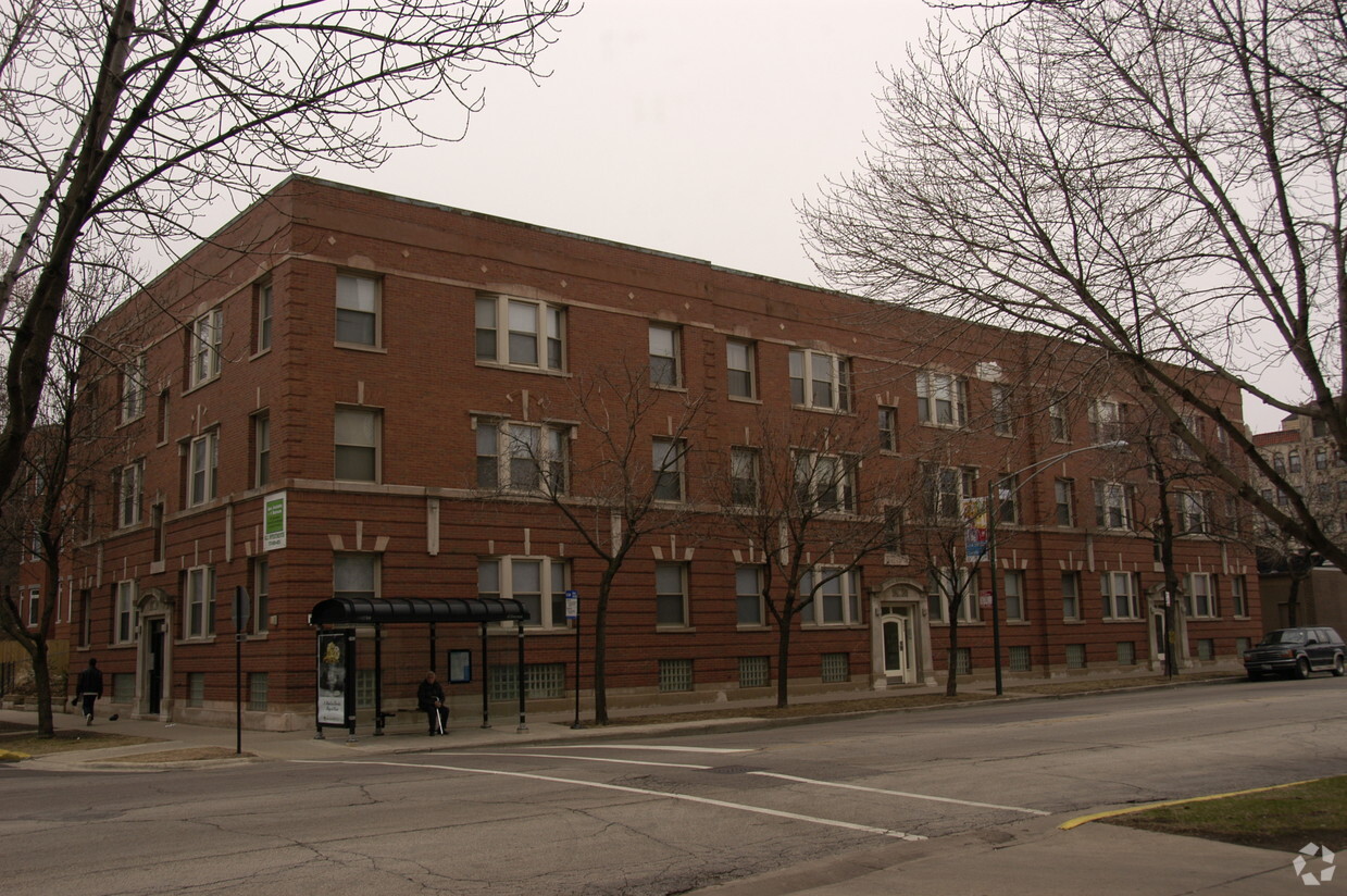 Primary Photo - 1301 W Morse Ave