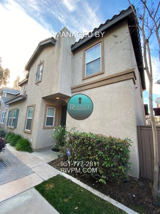 Foto del edificio - Gated community with pool/spa