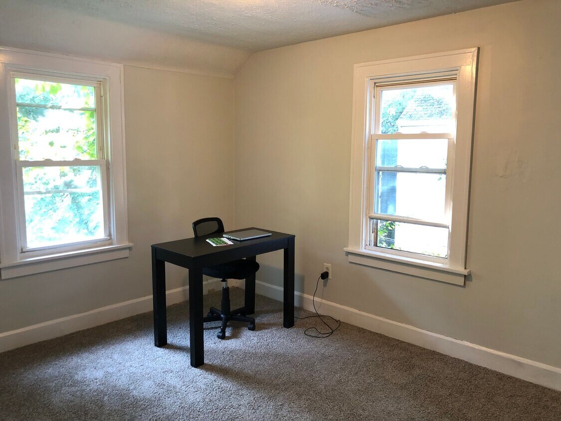 Building Photo - 3 BED 1 BATH SINGLE FAMILY HOME IN CLEVELA...