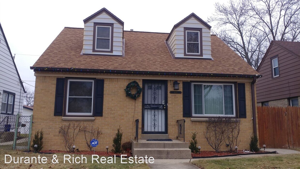 Foto principal - 3 br, 1.5 bath House - 8212 W Lisbon Ave