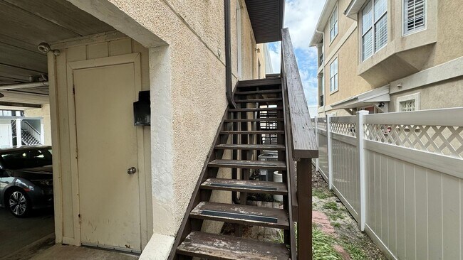 Building Photo - 2/2.5 Condo in Jacksonville Beach - 2 Minute Walk to the Beach! Storage Area, Covered Parking, Pe...