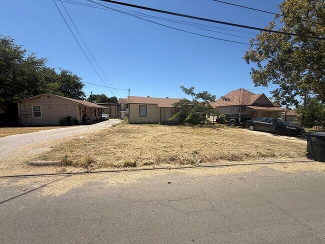 Foto del edificio - 720 W Avenue C