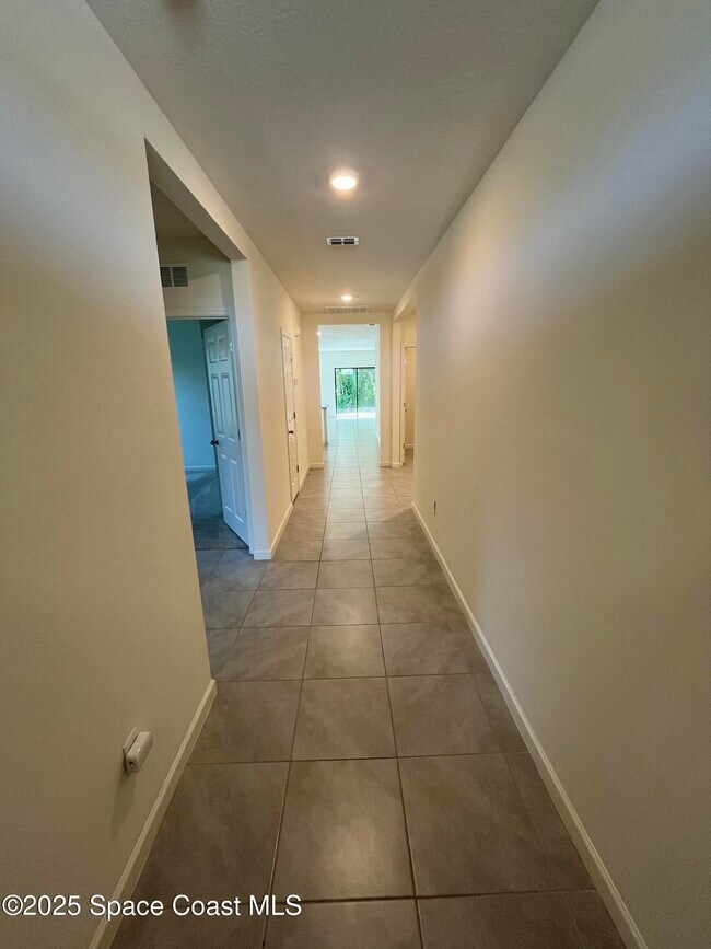 Foto del edificio - 7459 Tourmaline Dr