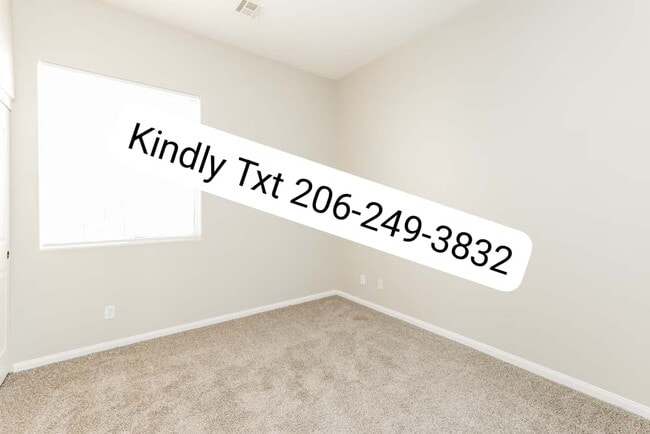 Foto del edificio - 8750 Running Waters Ct