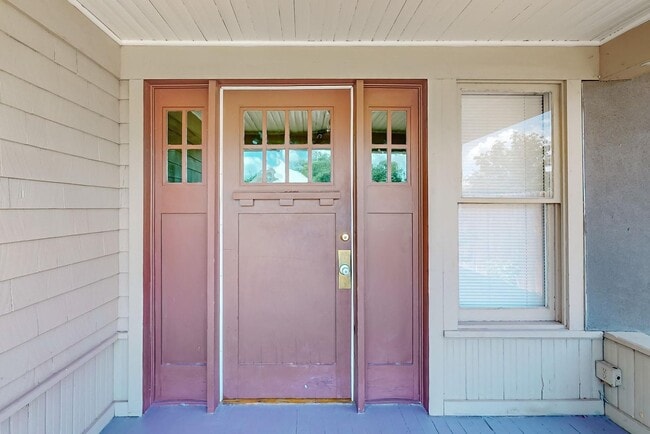 Building Photo - HISTORIC Edo BUNGALOW 2 Bedroom 1 Bath