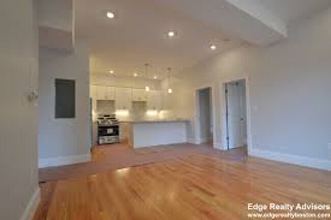 Foto del edificio - New Kitchen Appliances, Central Heat/AC, L...