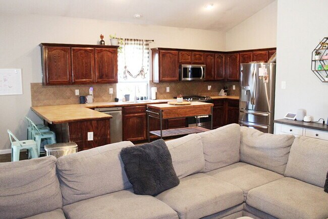 Foto del edificio - "Spacious 3-Bedroom 2-Bath Retreat in Fort...