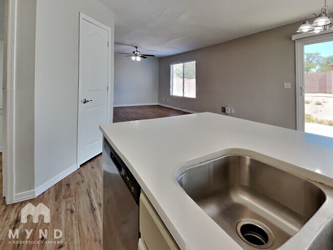 Building Photo - 10904 E Azalea Ave