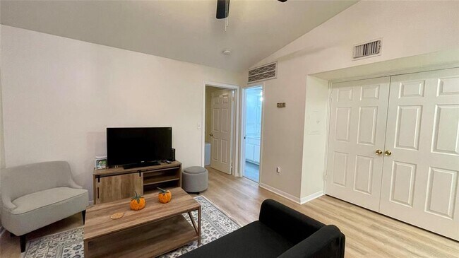 Foto del edificio - 501 W 26th St