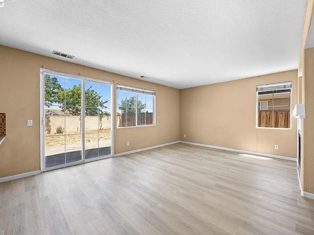 Foto del edificio - 4528 Wagon Trail Way