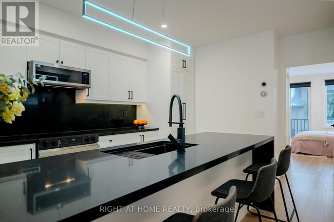 Building Photo - 55 Innes Ave