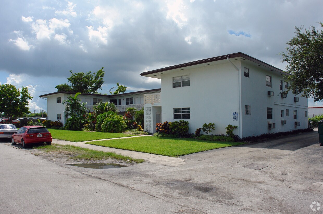 Building Photo - 240 NW 193rd St