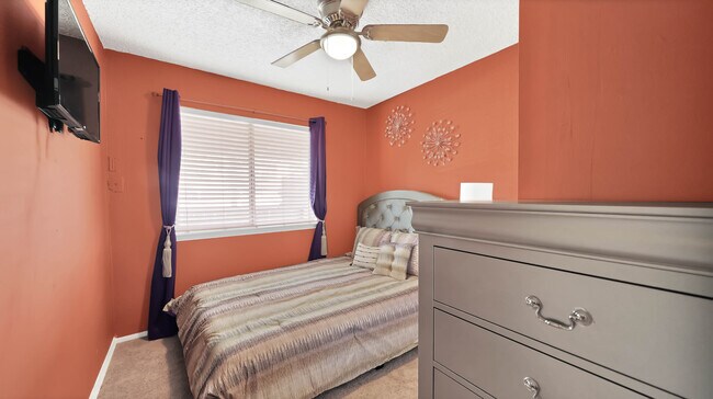 Foto del edificio - 5658 Birchmont Dr