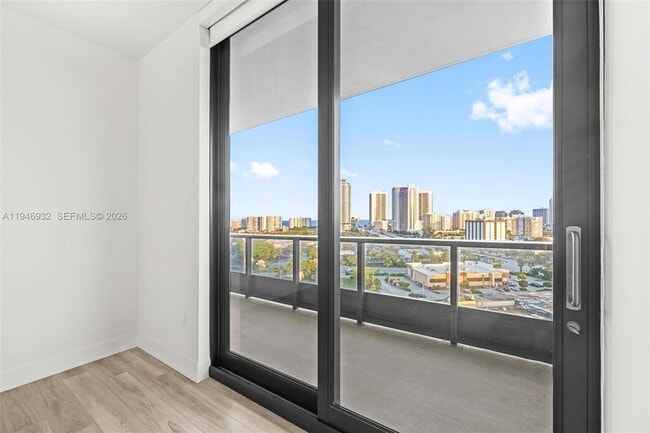 Foto del edificio - 101 Diplomat Pkwy