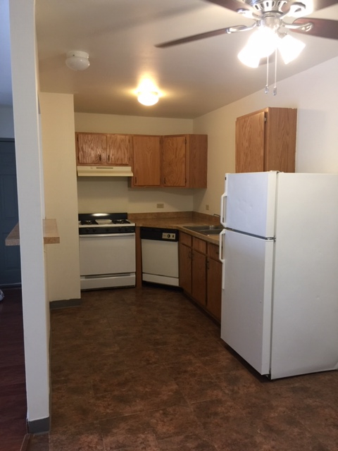 Foto del edificio - 1318 Cedarwood Dr