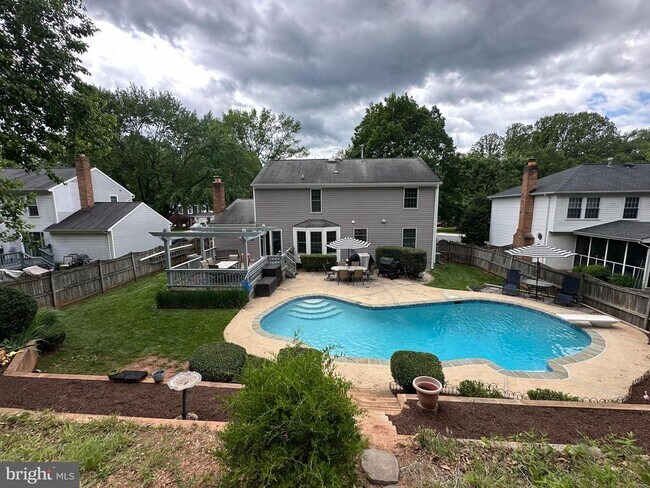 Building Photo - 14807 Statler Dr