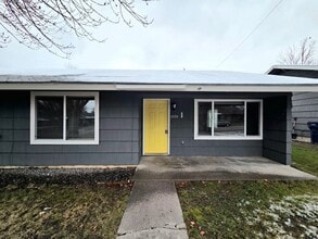 Building Photo - 1231-1233 Montana St