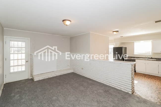 Building Photo - 3404 Renault St