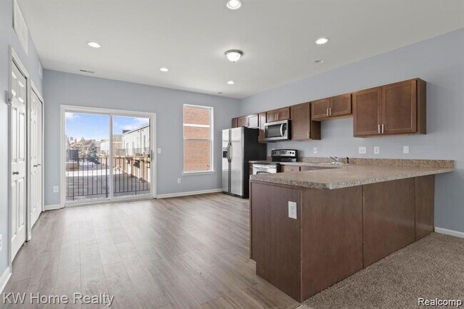 Foto del edificio - 7637 Woodward Ave