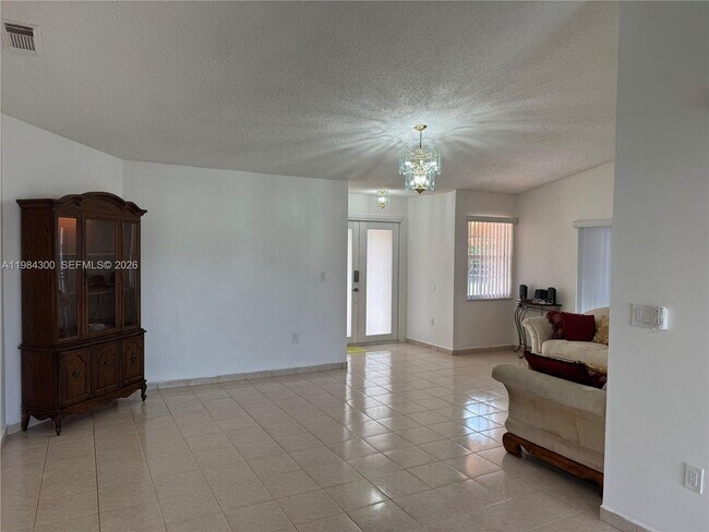 Foto del edificio - 14325 SW 11th Terrace