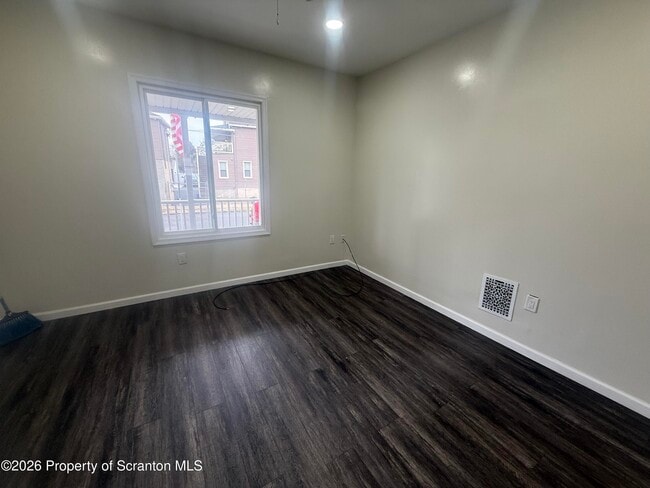 Building Photo - 216 Horton St