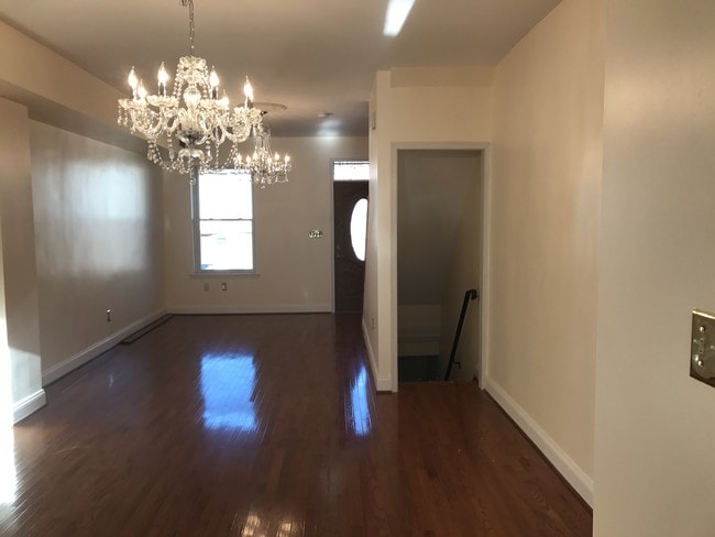 Living Room/Dining Room Combo - 631 Oldham St