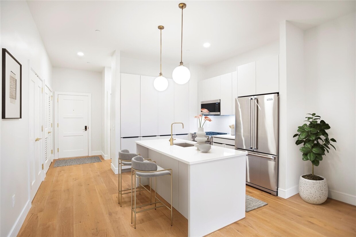 Foto principal - 695 Merrick Ave