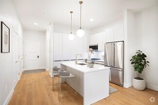 Building Photo - 695 Merrick Ave