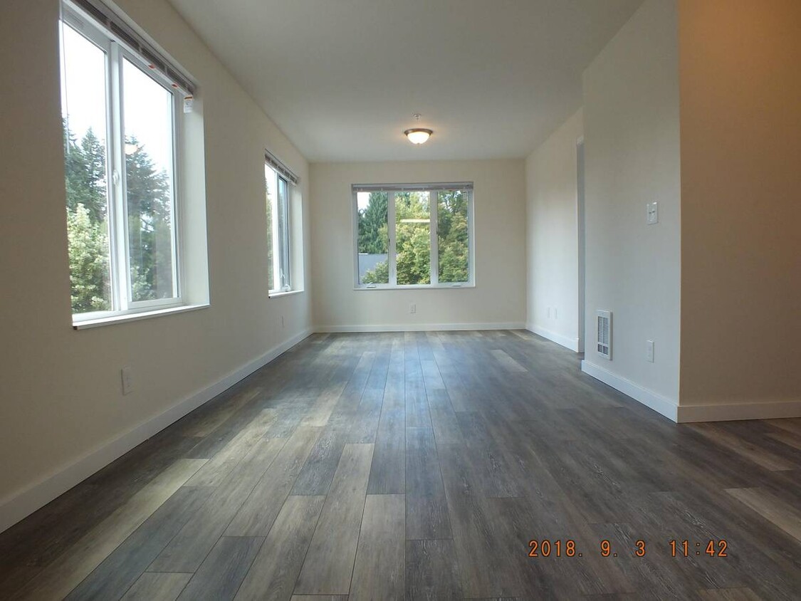 Primary Photo - 12544 15th Ave NE