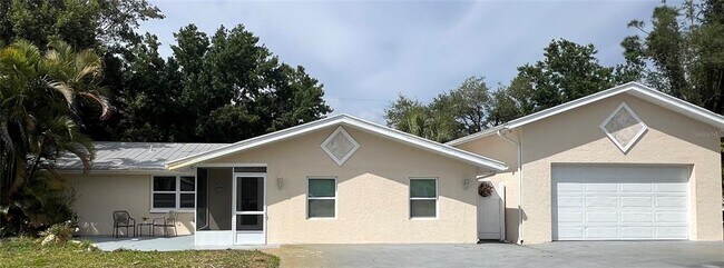 Foto del edificio - 308 Cypress Rd