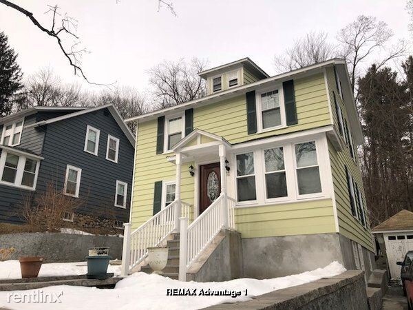Building Photo - 3 br, 1.5 bath House - 12 Rob Roy Rd