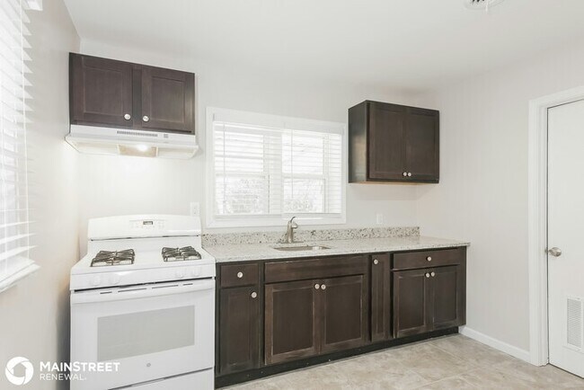 Foto del edificio - 7342 Canton Ave