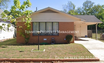 Building Photo - 1413 S Pulaski St