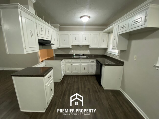 Foto del edificio - 5908 Tishomingo Dr