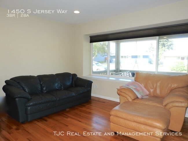 Building Photo - 1450 S Jersey Way