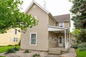 Building Photo - 1211 E Hanna Ave