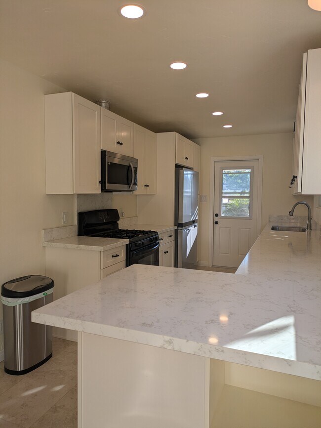 Building Photo - 938 Tiger Tail Rd