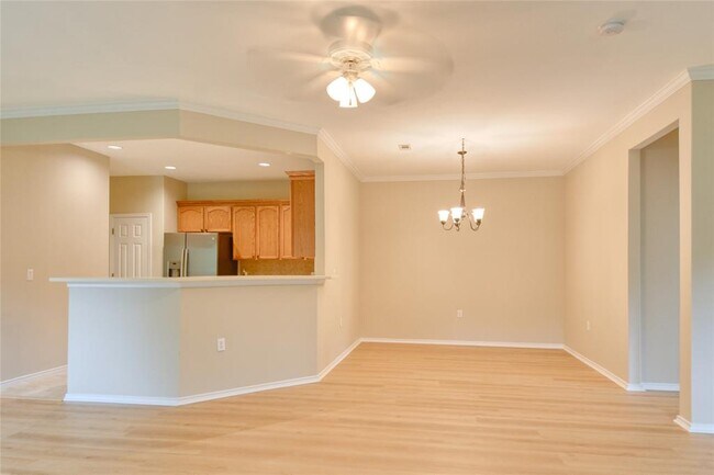 Building Photo - 115 Dickens Cir