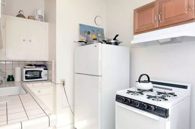 Foto del edificio - 118 Athol Ave