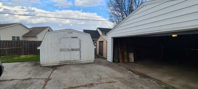 Foto del edificio - Great 3 Bedroom House in wonderful East Mo...