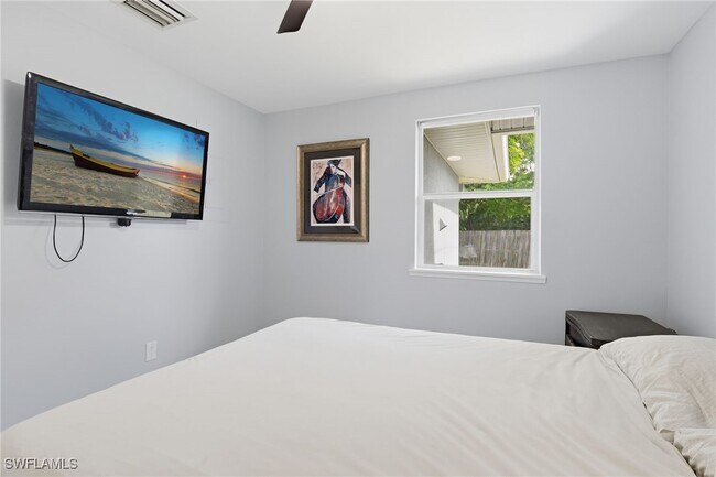 Building Photo - 4518 W Alhambra Cir