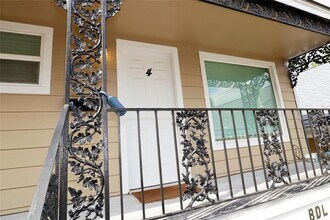 Building Photo - 808 W Main St