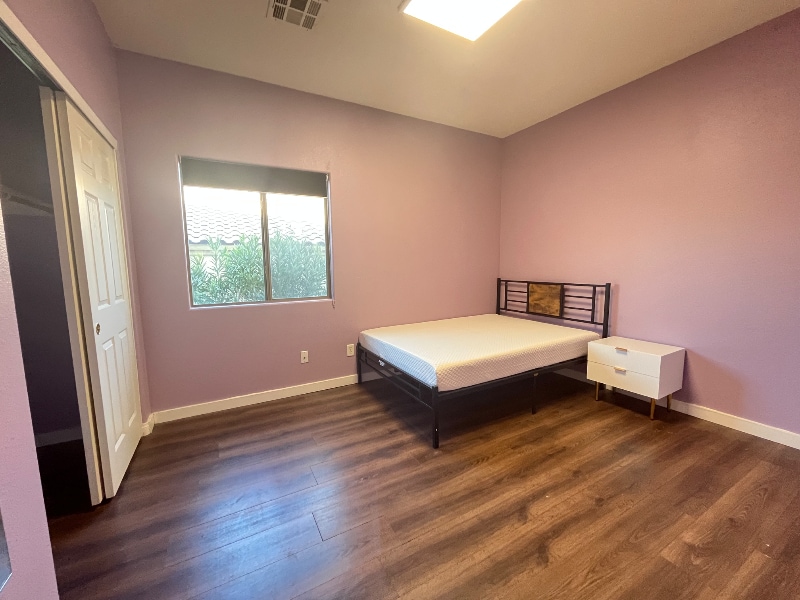 Foto principal - 916 E Bob Barney Ct