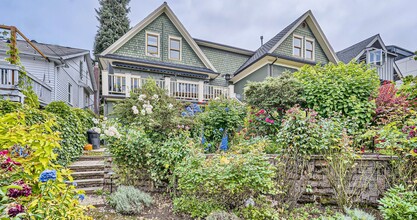 Building Photo - 1917 4th Ave W