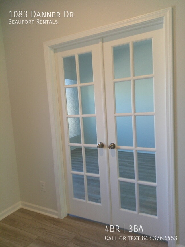 Building Photo - 1083 Danner Dr