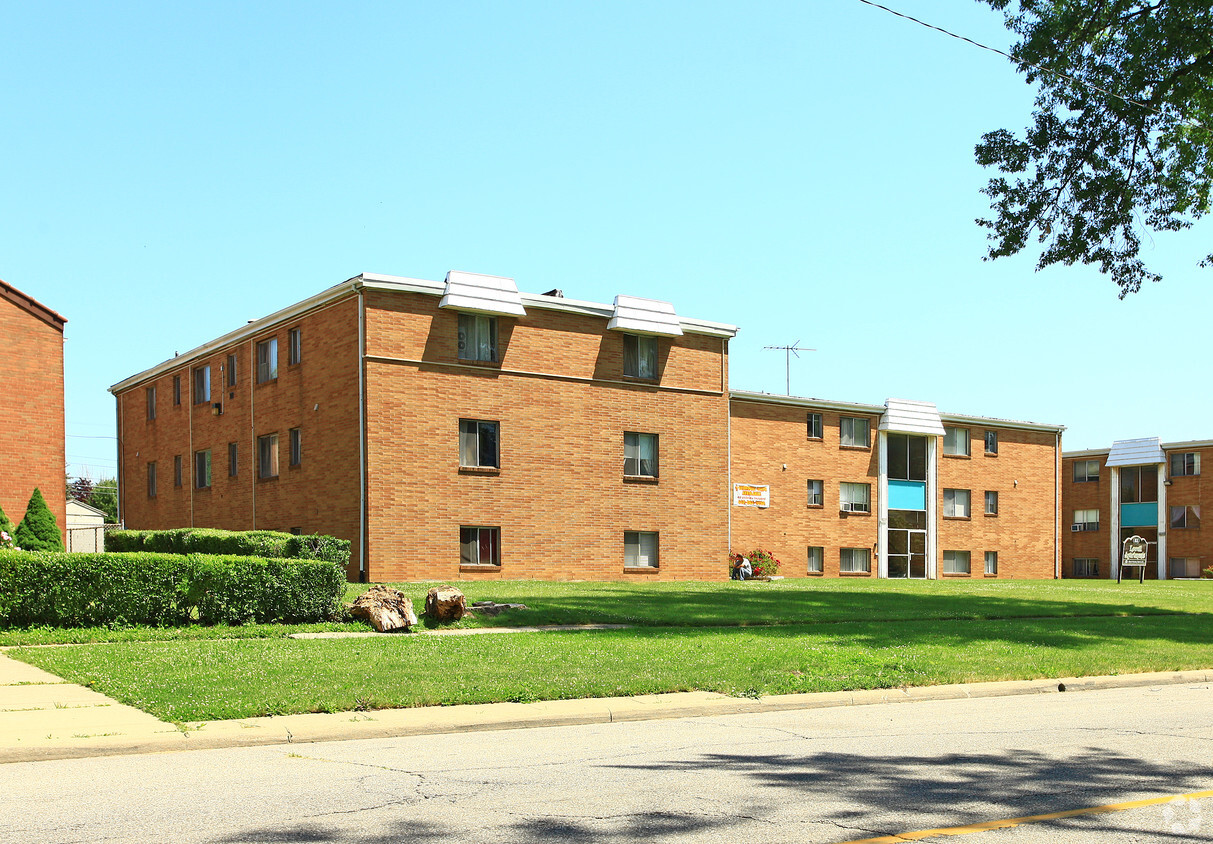 Primary Photo - Lowell Apartments